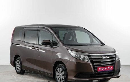 Toyota Noah III, 2017 год, 1 545 888 рублей, 1 фотография