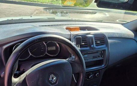 Renault Logan II, 2017 год, 360 000 рублей, 2 фотография
