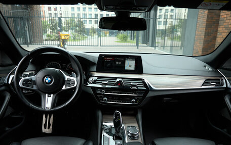 BMW 5 серия, 2018 год, 3 900 000 рублей, 21 фотография