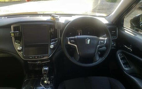 Toyota Crown, 2016 год, 3 000 000 рублей, 15 фотография