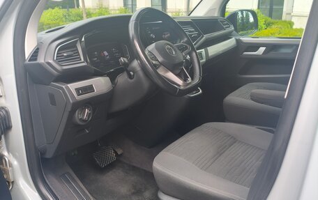 Volkswagen Multivan T6 рестайлинг, 2020 год, 5 000 000 рублей, 8 фотография