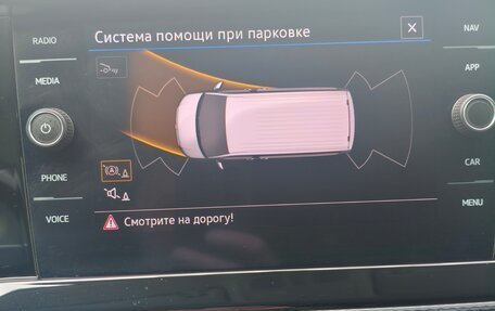 Volkswagen Multivan T6 рестайлинг, 2020 год, 5 000 000 рублей, 10 фотография