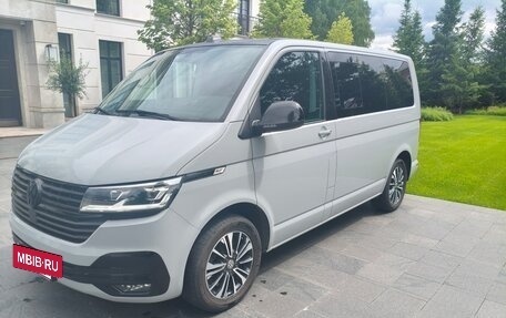 Volkswagen Multivan T6 рестайлинг, 2020 год, 5 000 000 рублей, 3 фотография