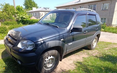 Chevrolet Niva I рестайлинг, 2015 год, 490 000 рублей, 2 фотография