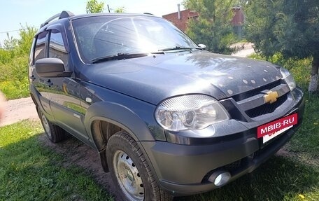 Chevrolet Niva I рестайлинг, 2015 год, 490 000 рублей, 3 фотография