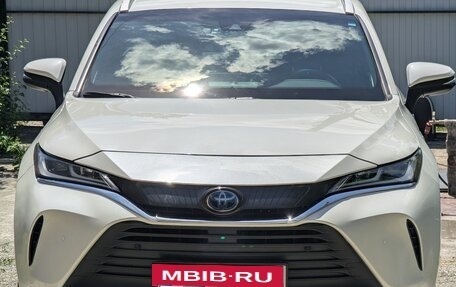 Toyota Venza, 2021 год, 4 900 000 рублей, 2 фотография