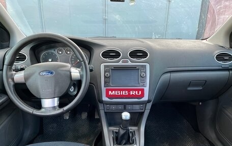 Ford Focus II рестайлинг, 2006 год, 300 000 рублей, 21 фотография