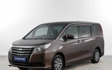 Toyota Noah III, 2017 год, 1 545 888 рублей, 5 фотография