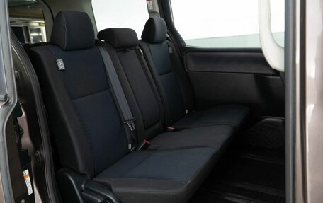Toyota Noah III, 2017 год, 1 545 888 рублей, 10 фотография