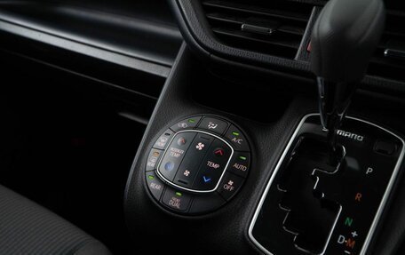 Toyota Noah III, 2017 год, 1 545 888 рублей, 16 фотография