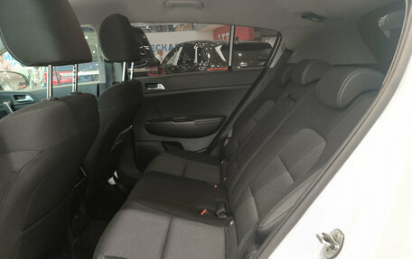KIA Sportage IV рестайлинг, 2020 год, 2 550 000 рублей, 15 фотография