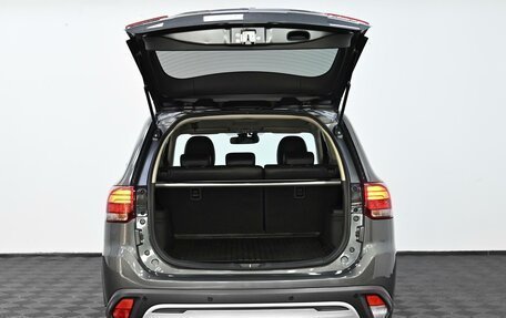 Mitsubishi Outlander III рестайлинг 3, 2019 год, 2 115 000 рублей, 13 фотография