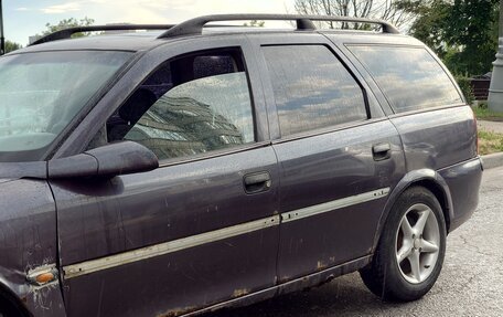 Opel Vectra B рестайлинг, 1997 год, 130 000 рублей, 3 фотография