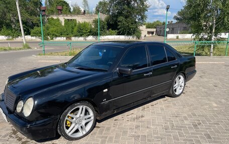 Mercedes-Benz E-Класс, 1997 год, 515 000 рублей, 2 фотография