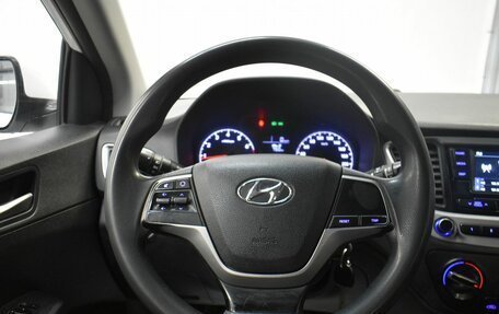 Hyundai Solaris II рестайлинг, 2017 год, 799 000 рублей, 13 фотография