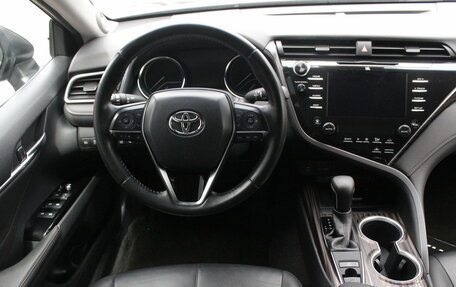 Toyota Camry, 2020 год, 2 980 000 рублей, 8 фотография