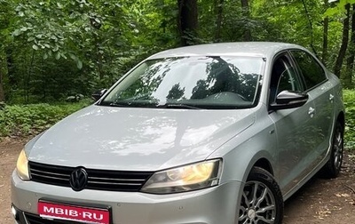 Volkswagen Jetta VI, 2013 год, 930 000 рублей, 1 фотография