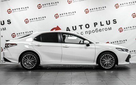 Toyota Camry, 2020 год, 2 800 000 рублей, 6 фотография