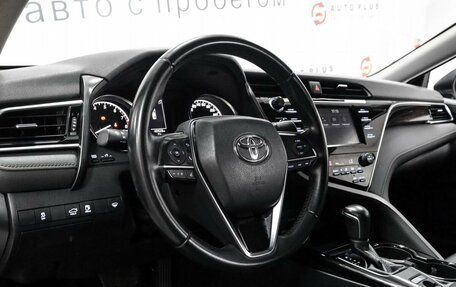 Toyota Camry, 2020 год, 2 800 000 рублей, 7 фотография