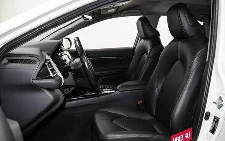 Toyota Camry, 2020 год, 2 800 000 рублей, 8 фотография