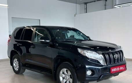 Toyota Land Cruiser Prado 150 рестайлинг 2, 2017 год, 3 490 000 рублей, 3 фотография