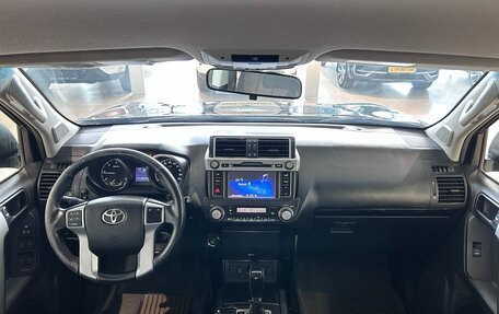 Toyota Land Cruiser Prado 150 рестайлинг 2, 2017 год, 3 490 000 рублей, 27 фотография