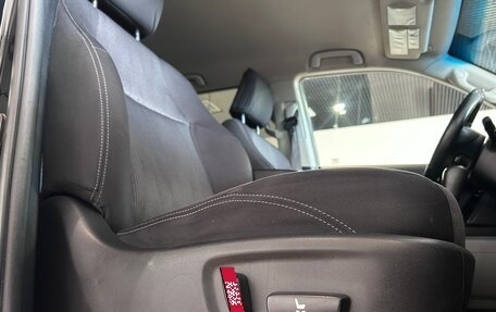 Toyota Land Cruiser Prado 150 рестайлинг 2, 2017 год, 3 490 000 рублей, 21 фотография