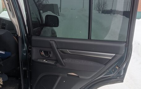 Mitsubishi Pajero IV, 2007 год, 1 300 000 рублей, 3 фотография