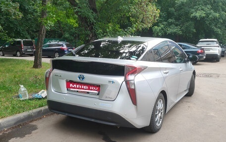Toyota Prius IV XW50, 2017 год, 1 600 000 рублей, 9 фотография