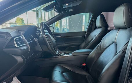 Toyota Camry, 2018 год, 3 049 000 рублей, 8 фотография