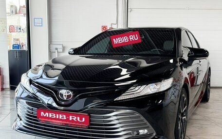 Toyota Camry, 2018 год, 3 049 000 рублей, 2 фотография