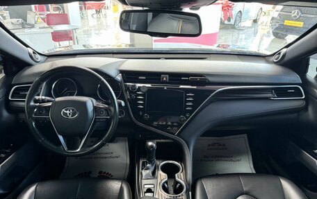 Toyota Camry, 2018 год, 3 049 000 рублей, 18 фотография