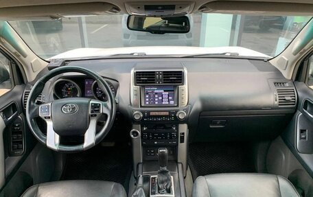 Toyota Land Cruiser Prado 150 рестайлинг 2, 2011 год, 2 500 000 рублей, 11 фотография