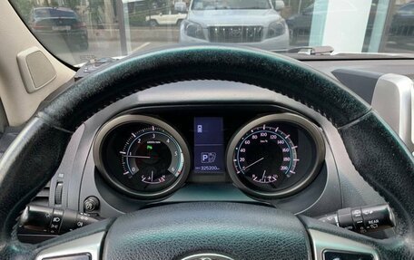 Toyota Land Cruiser Prado 150 рестайлинг 2, 2011 год, 2 500 000 рублей, 14 фотография