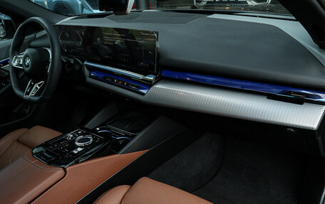 BMW 5 серия, 2024 год, 8 900 000 рублей, 8 фотография