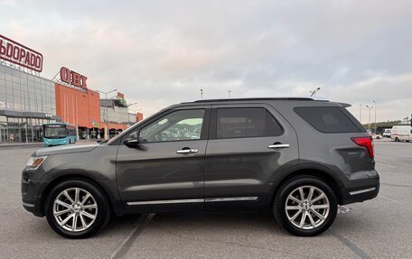 Ford Explorer VI, 2018 год, 2 600 000 рублей, 2 фотография