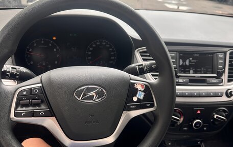 Hyundai Solaris II рестайлинг, 2021 год, 1 590 000 рублей, 7 фотография