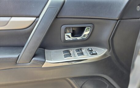 Mitsubishi Pajero IV, 2012 год, 2 500 000 рублей, 11 фотография