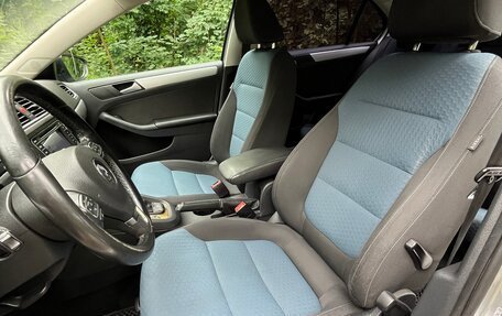 Volkswagen Jetta VI, 2013 год, 930 000 рублей, 16 фотография