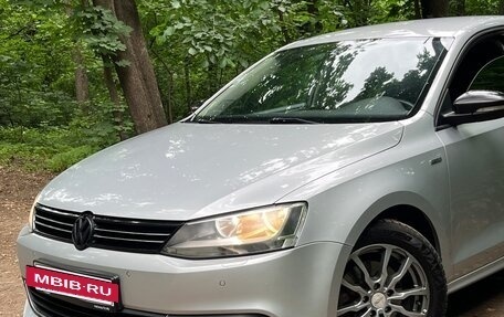 Volkswagen Jetta VI, 2013 год, 930 000 рублей, 2 фотография