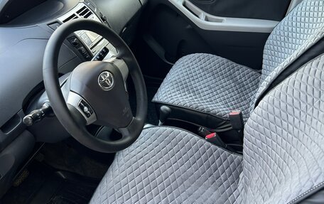 Toyota Yaris III рестайлинг, 2006 год, 460 000 рублей, 9 фотография