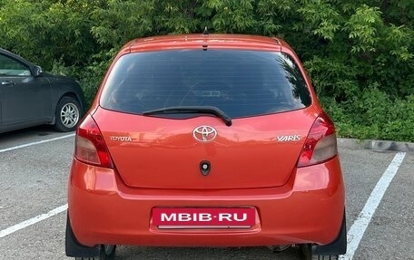 Toyota Yaris III рестайлинг, 2006 год, 460 000 рублей, 5 фотография