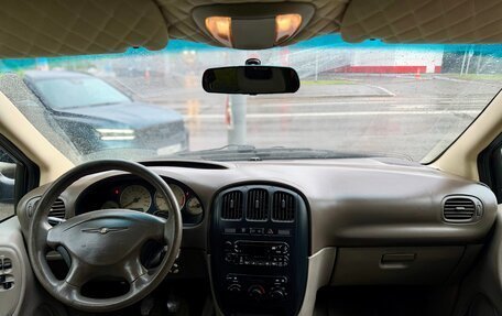Chrysler Voyager IV, 2003 год, 680 000 рублей, 24 фотография