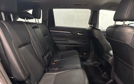 Toyota Highlander III, 2013 год, 2 930 000 рублей, 18 фотография