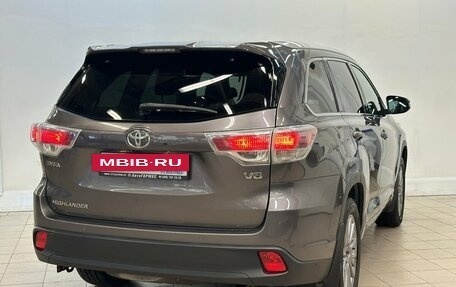 Toyota Highlander III, 2013 год, 2 930 000 рублей, 4 фотография