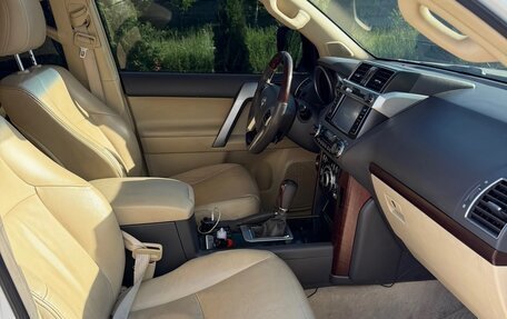 Toyota Land Cruiser Prado 150 рестайлинг 2, 2014 год, 4 600 000 рублей, 21 фотография