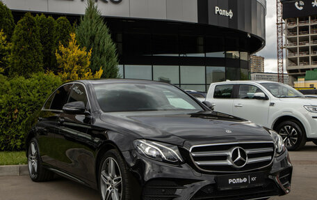 Mercedes-Benz E-Класс, 2019 год, 3 628 000 рублей, 2 фотография