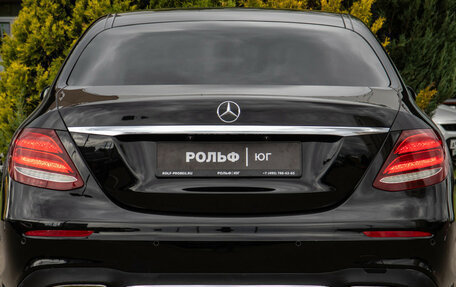Mercedes-Benz E-Класс, 2019 год, 3 628 000 рублей, 28 фотография