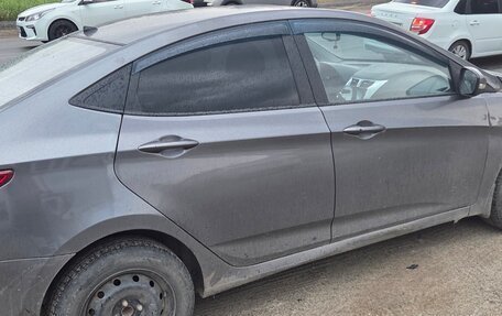 Hyundai Solaris II рестайлинг, 2012 год, 550 000 рублей, 3 фотография