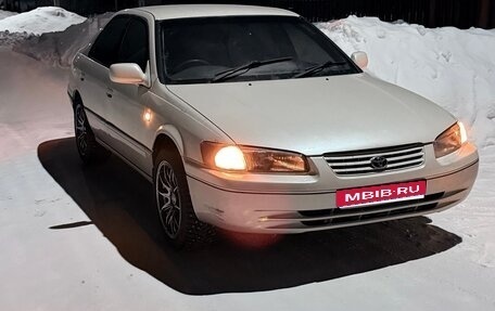 Toyota Camry, 1997 год, 450 000 рублей, 1 фотография